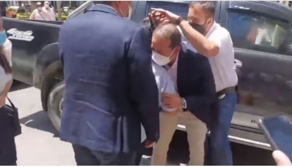 Agresión a Camacho en Tarija durante conferencia sobre el federalismo