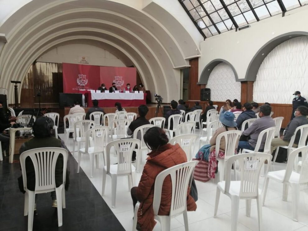 Prohibición de consumo de alcohol a 100 metros de la Entrada