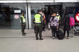 Aeropuertos operan con normalidad en Bolivia según Ministro Montaño