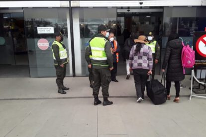 Aeropuertos operan con normalidad en Bolivia según Ministro Montaño