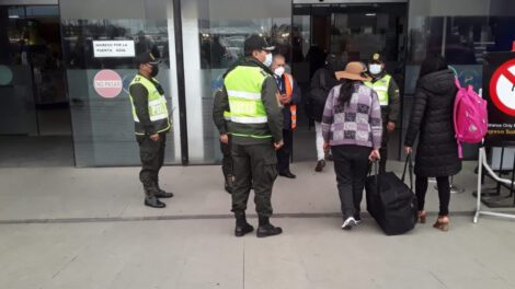 Aeropuertos operan con normalidad en Bolivia según Ministro Montaño