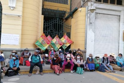 Conflicto Kantuta sobre vendedores ambulantes en la Alcaldía