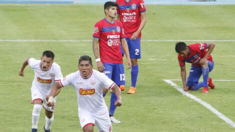 FC Universitario anota el gol de empate en la Copa Simón Bolívar