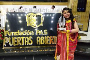Aylin Bernal galardonada como mejor artista infantil