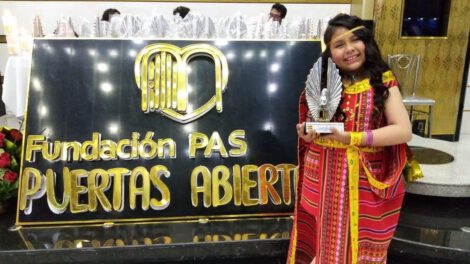 Aylin Bernal galardonada como mejor artista infantil