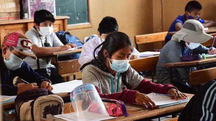 Inicio del año lectivo 2022 en Bolivia