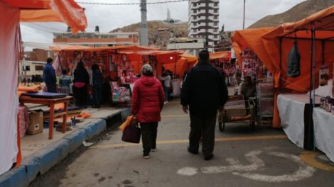 Feria Cultural y Artesanal del Calvario con poca afluencia de público
