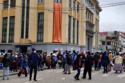 Bono de 300 bolivianos para estudiantes en Oruro