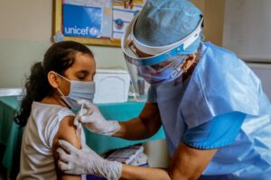 vacunación anticovid a niños de 5 a 11 años en Bolivia