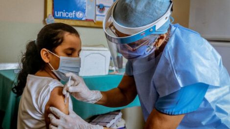 vacunación anticovid a niños de 5 a 11 años en Bolivia