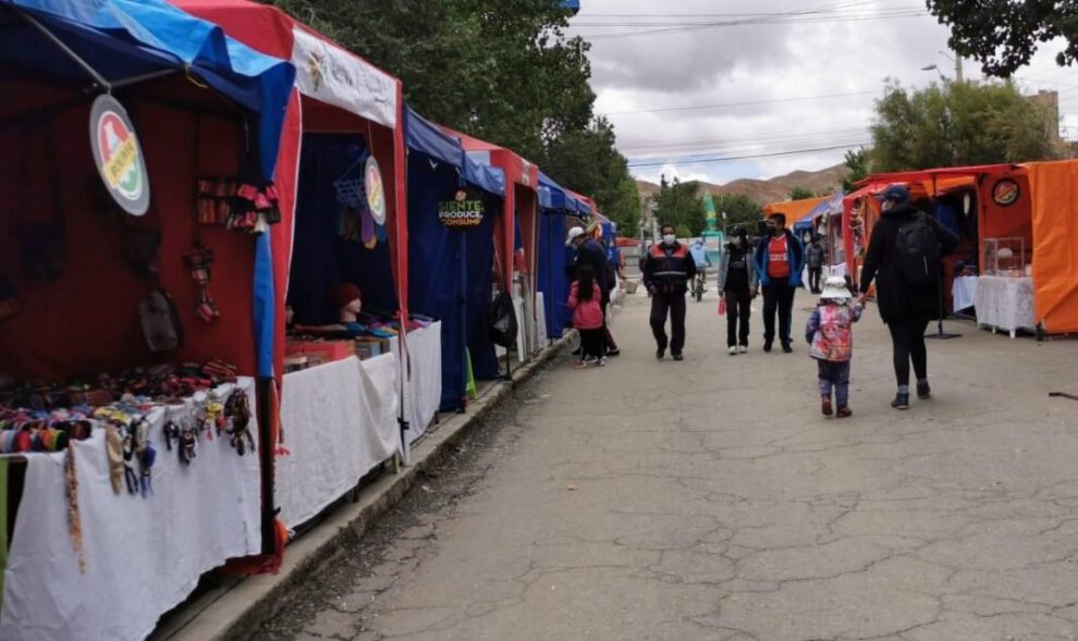reactivación económica en la feria artesanal Oruro