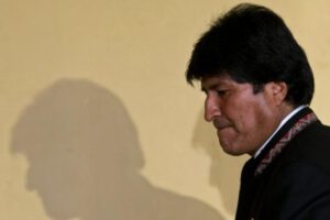 Evo Morales no podrá estar en el encuentro del Runasur por su suspensión