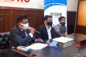 Paquete de alimentos a personas con discapacidad en Oruro