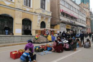 Protesta de los vendedores de la calle 4 en la Plaza Principal