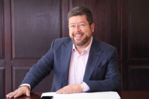 Samuel Doria Medina deja la presidencia de UN