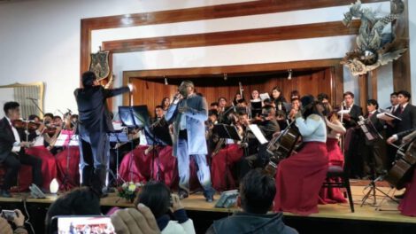 Orquesta Filarmónica de Oruro en su concierto de aniversario