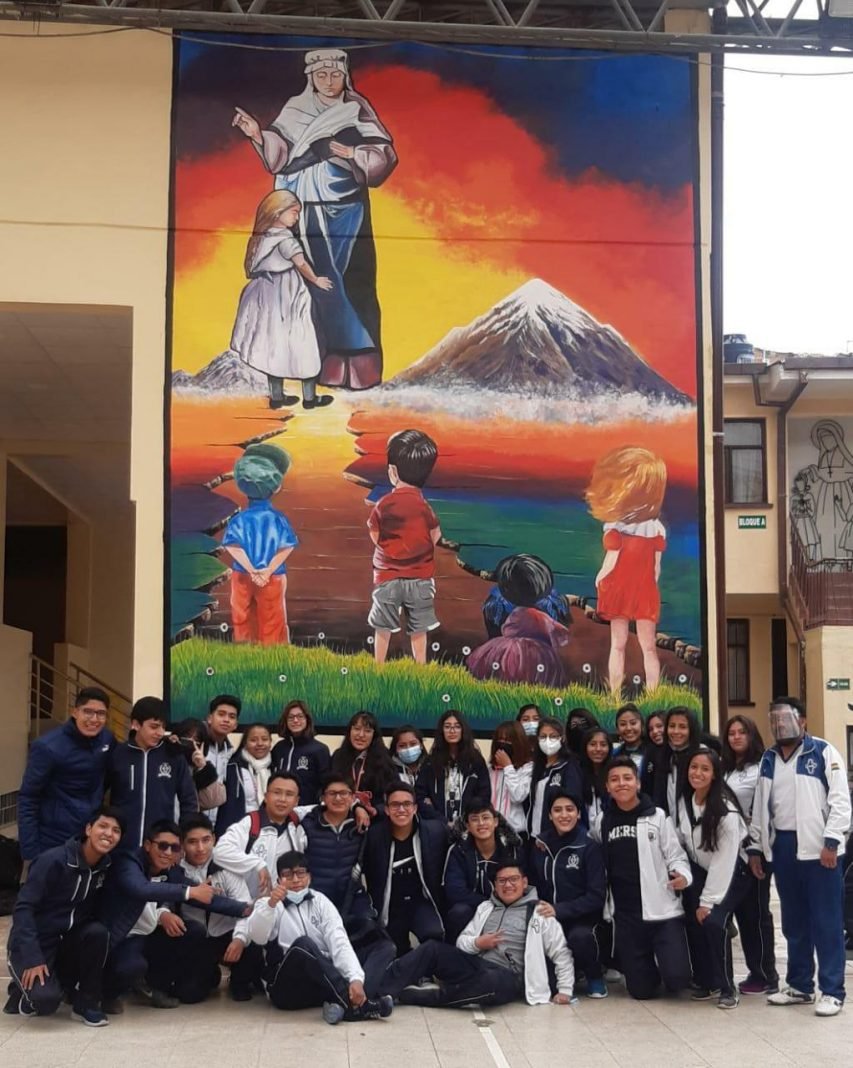 Mural artístico Colegio Santa María Magdalena Postel