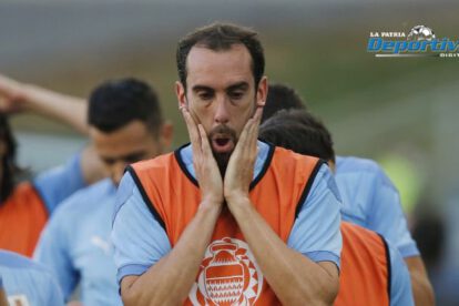 Diego Godín a un paso de quedar fuera del Cagliari italiano