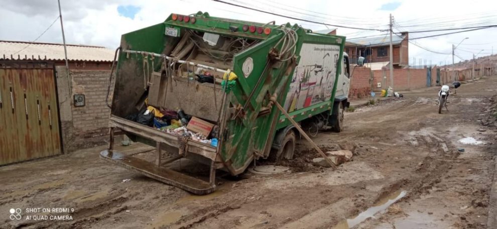 Camión de EMAO no puede ingresar a zonas altas por lluvias