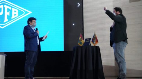 Armin Dorgathen es posesionado como nuevo presidente de YPFB