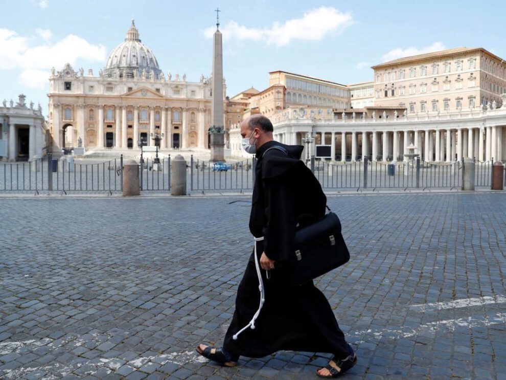 Vaticano salario vacunación Covid-19