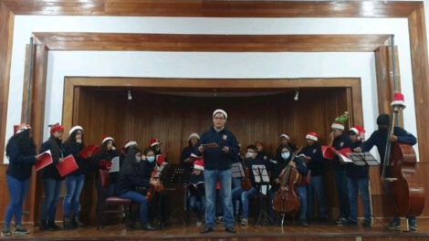 Concierto navideño en el Club Oruro con el Coro Antiqva Mvsicvm