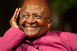 Desmond Tutu, emblema contra el apartheid en Sudáfrica