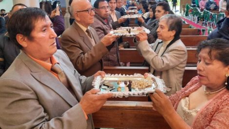 Renovación de votos matrimoniales en la fiesta de la Sagrada Familia