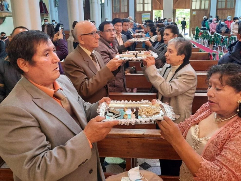 Renovación de votos matrimoniales en la fiesta de la Sagrada Familia