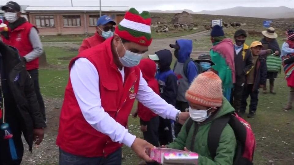 Teletón Oruro: Niños recibieron los regalos con gran alegría