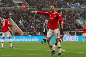 Cristiano Ronaldo se molestó por el empate que perjudica al Manchester United