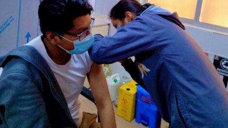 Vacunación contra el Covid-19 en Oruro