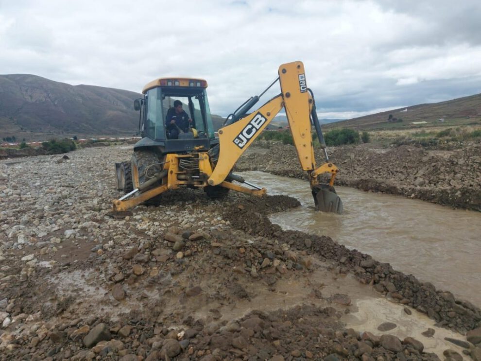 Desborde del río Viluyo en Huanuni