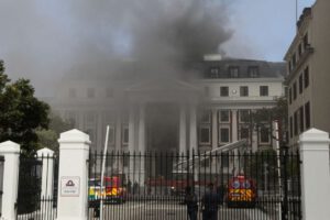 Incendio en el Parlamento de la ciudad del Cabo