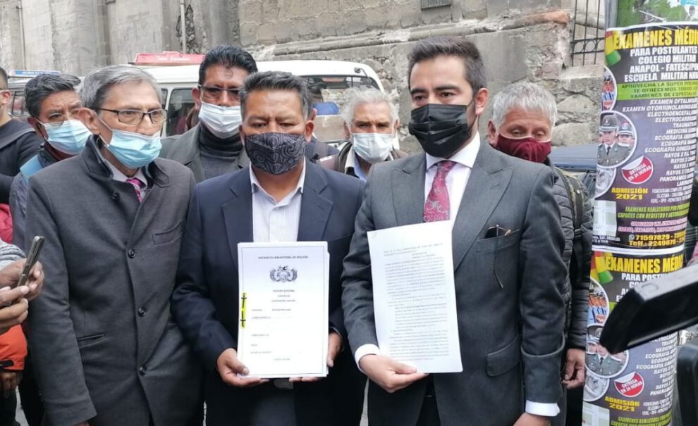 Acción Popular contra decretos de vacunación