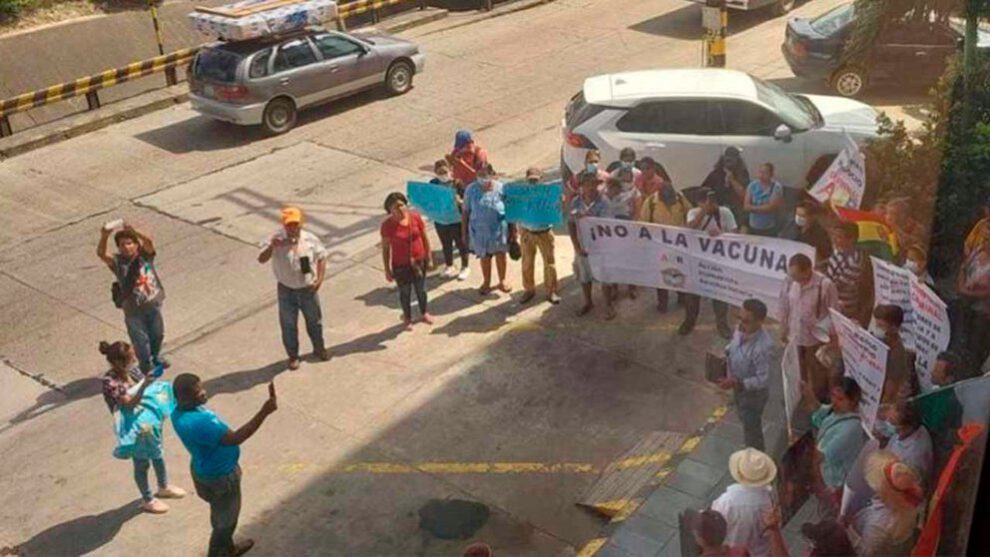Protesta antivacunas El Deber en Santa Cruz de la Sierra