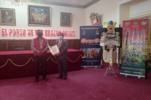 Reconocen a Bordadores en Arte Nativo por sus 58 años de vida