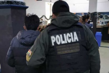 Aprehenden a una persona que pretendía realizar trámites con carnet de vacunación falso
