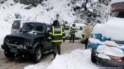 Turistas atrapados en tormenta de nieve en Pakistán
