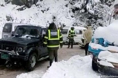 Turistas atrapados en tormenta de nieve en Pakistán