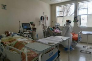 Camas UTI Hospital Obrero ocupadas por pacientes Covid-19