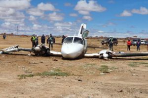 Aterrizaje de emergencia en Uyuni, reportan 4 heridos