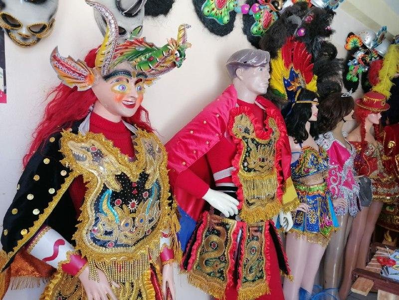 Bordadores no pierden la esperanza de que se realice el Carnaval de Oruro