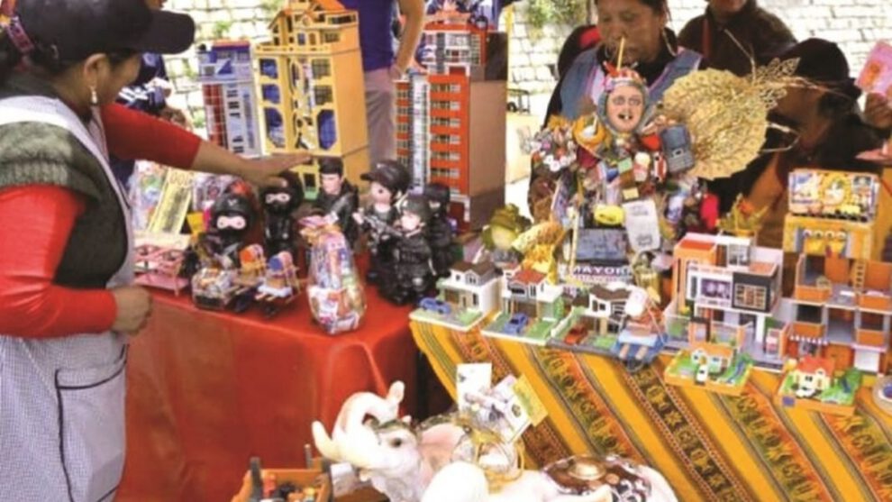 Feria de la Alasita en La Paz con medidas de bioseguridad