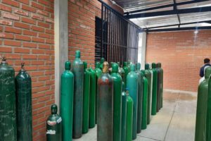 Cilindros de oxígeno gratuito entregados por el Hospital General