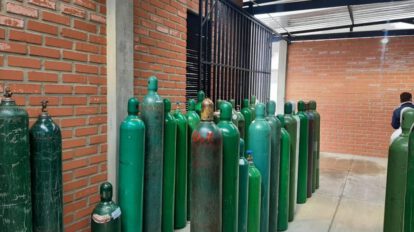 Cilindros de oxígeno gratuito entregados por el Hospital General