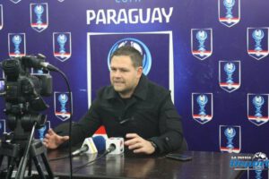 Daniel Farrar dirige a Real Santa Cruz en el campeonato 2022
