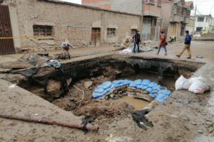 Sifonamientos en la calle Iquique causan zozobra en la población
