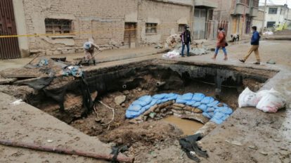 Sifonamientos en la calle Iquique causan zozobra en la población