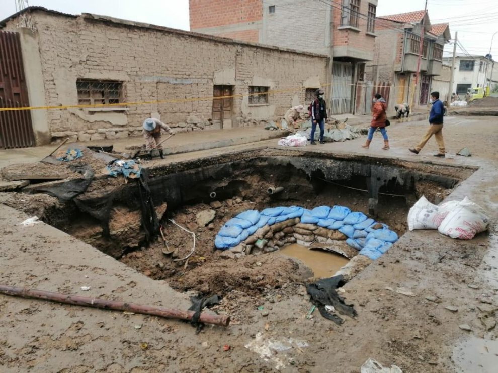 Sifonamientos en la calle Iquique causan zozobra en la población
